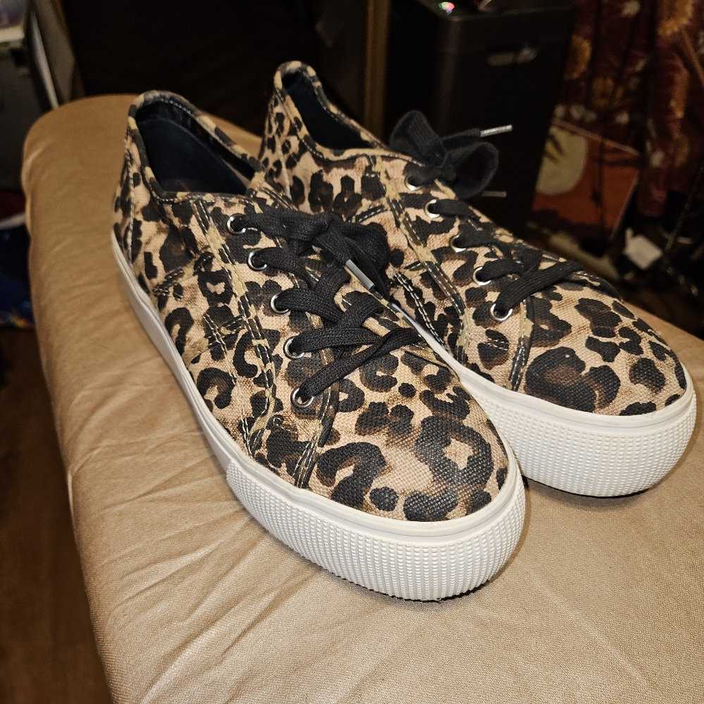 STEVE MADDEN Emmi Leopard Womens Platform Shoes, like new